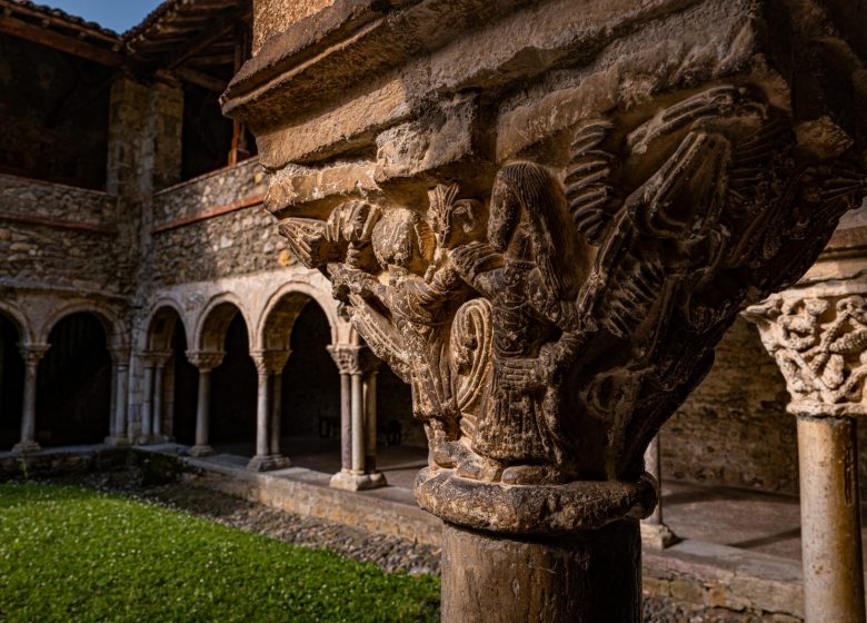 Visite du cloitre roman, de la cathédrale de Saint-Lizier et du Trésor des Evêques