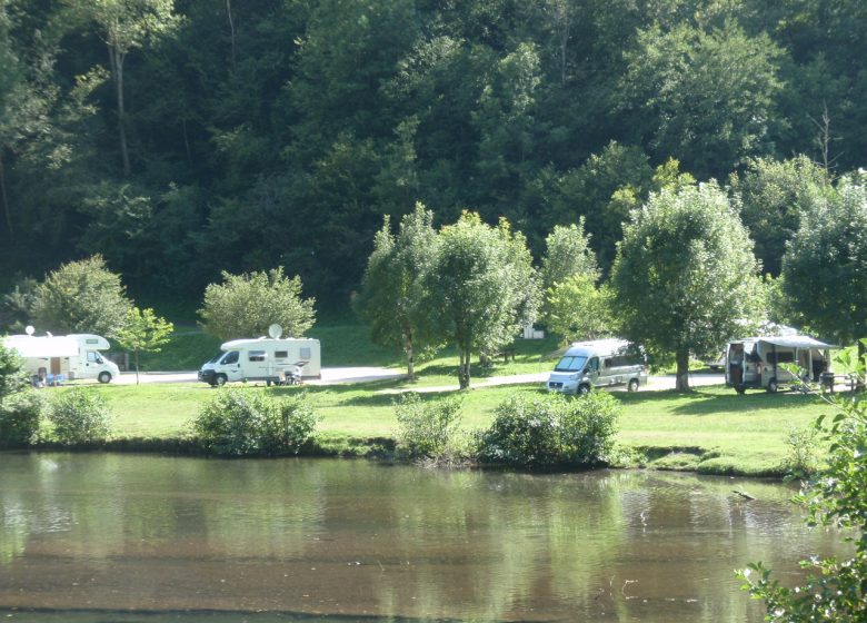 Aire d’accueil et de services camping-cars de Bonac-Irazein