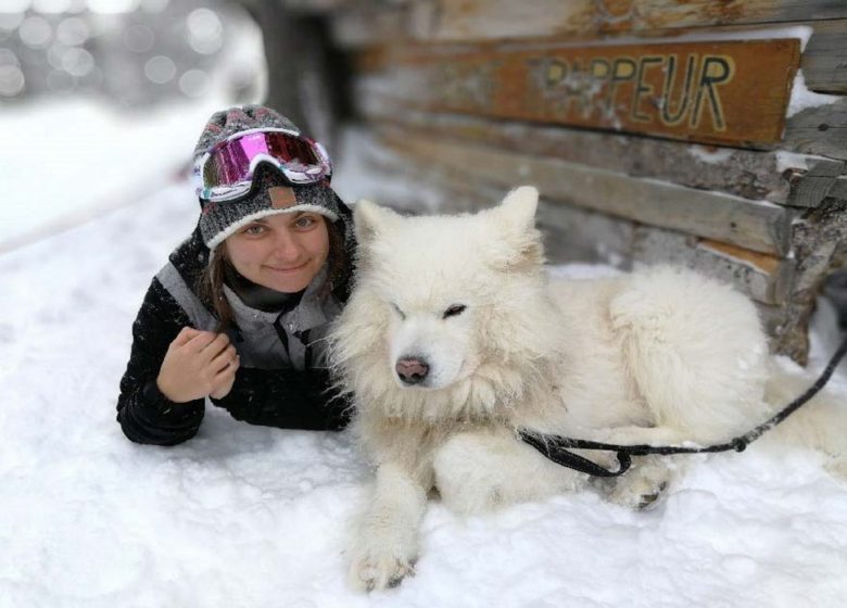 Nuit nomade sous tipi/yourte et raquettes à neige – Angaka Village Nordique