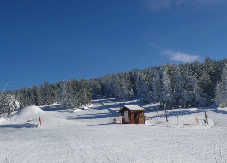 Ski alpin débutant à la station de Beille