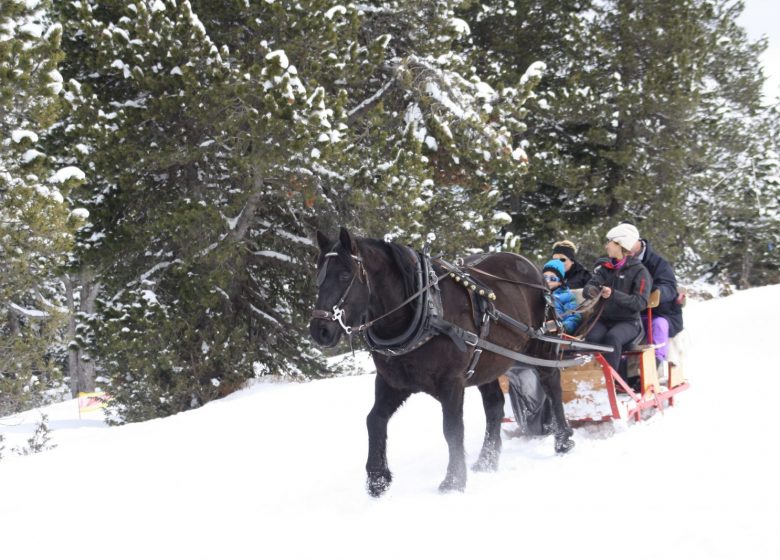 Yourtes et Tipis  en hiver – Réveillon Noël  Lapon