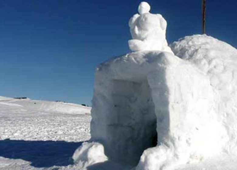 Atelier construction d’igloo avec Angaka