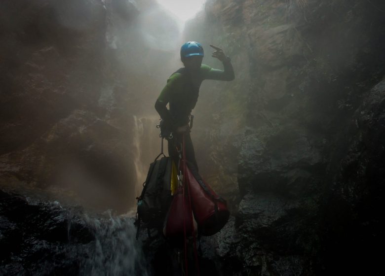 Canyon d’eau chaude avec Adret Canyon